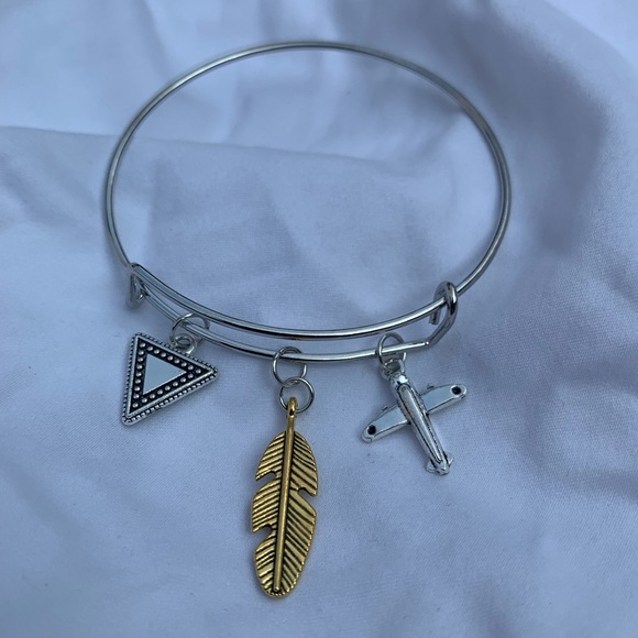 Brand New! Handmade! Adjustable Charm Bangle Bracelet! - Picture 2 of 3